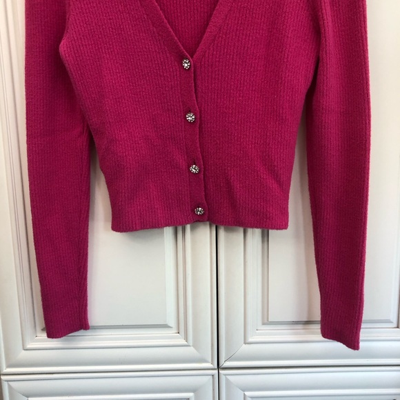 Soft Zara women’s v-neck crop sweater - Picture 4 of 12